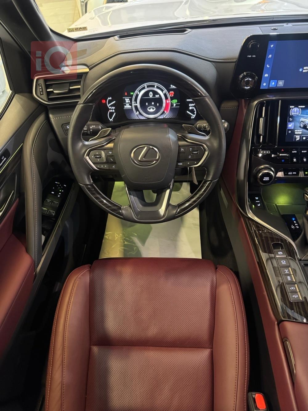 Lexus LX